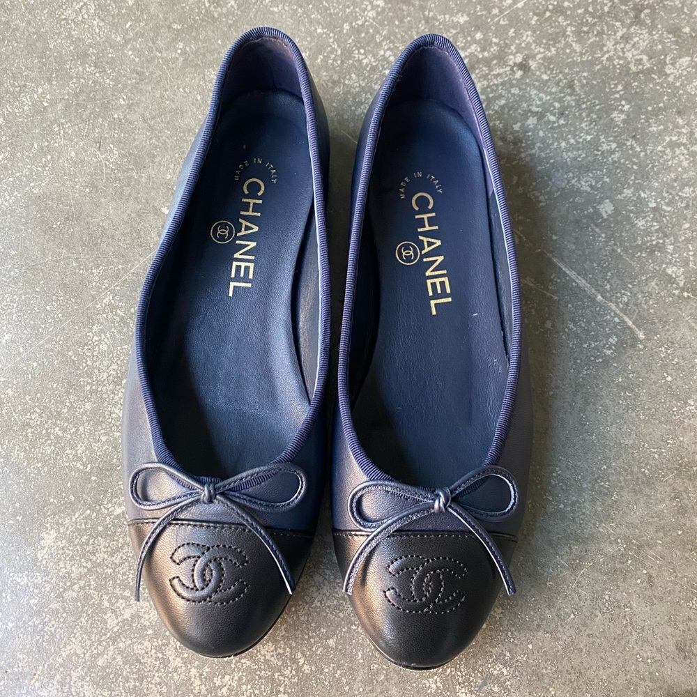 Navy blue black toe Chanel ballet flats